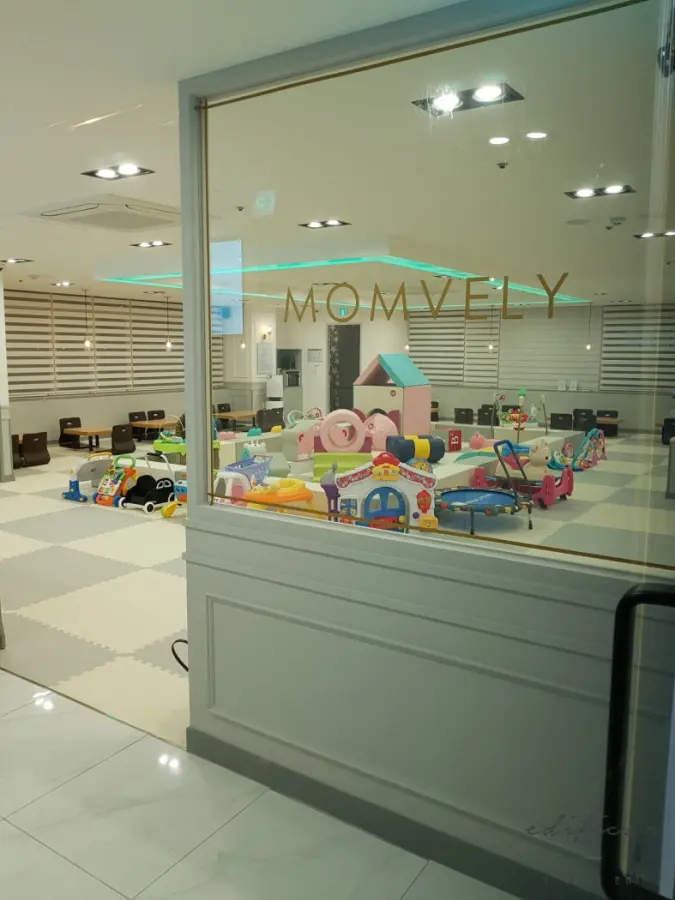 MOMVELY - 3